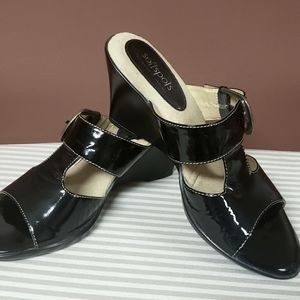 Softspots Black Wedge Sandals - sz 7.5